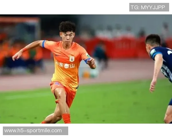 青岛西海岸冬训启动郑智将于海口正式上任助力球队发展